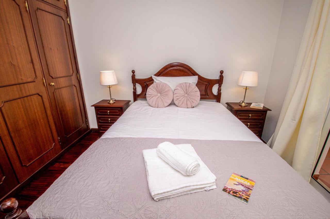 Sea And Sunset View Apartment In Funchal Luaran gambar