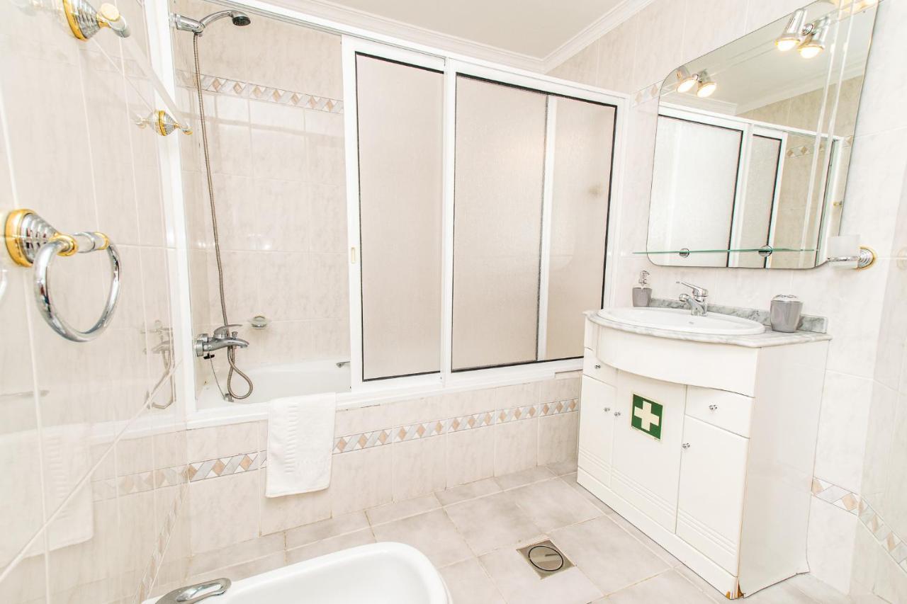 Sea And Sunset View Apartment In Funchal Luaran gambar