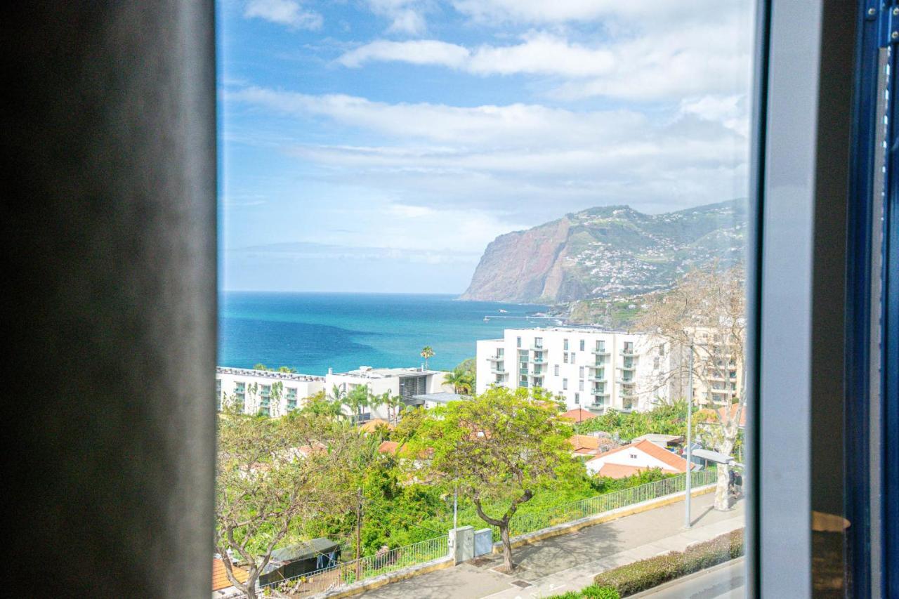 Sea And Sunset View Apartment In Funchal Luaran gambar