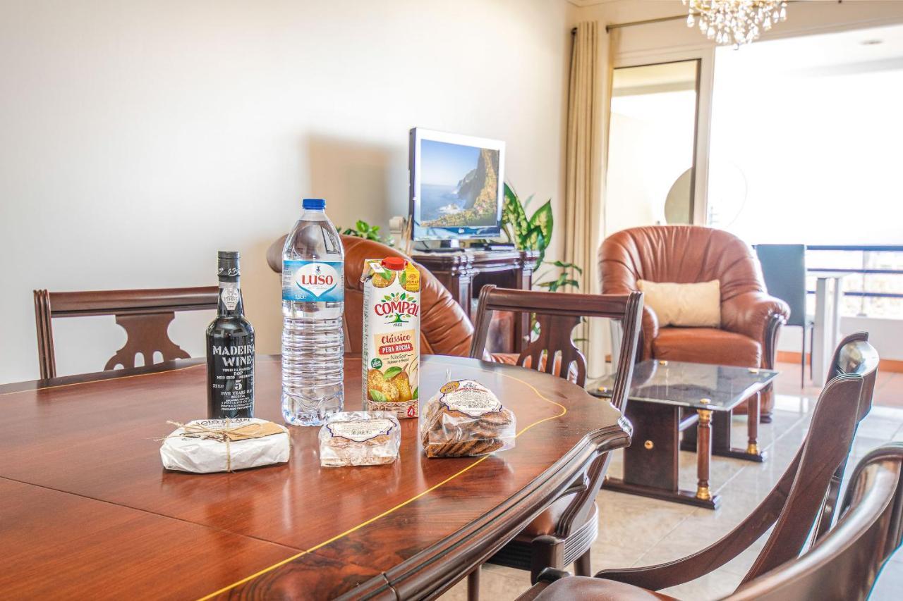 Sea And Sunset View Apartment In Funchal Luaran gambar